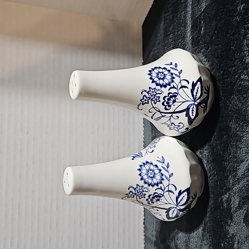 Vintage  J &K Meakin Nordic Salt/Pepper shakers - Picture 5 of 5